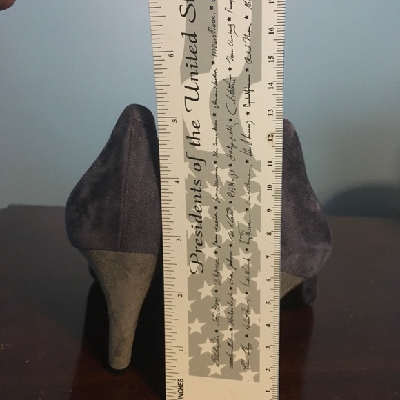 Roger Vivier Midnight Blue buckle pumps - Picture 4 of 8